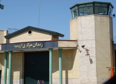 Kurdish political prisoner ends hunger strike at Orumiyeh prison