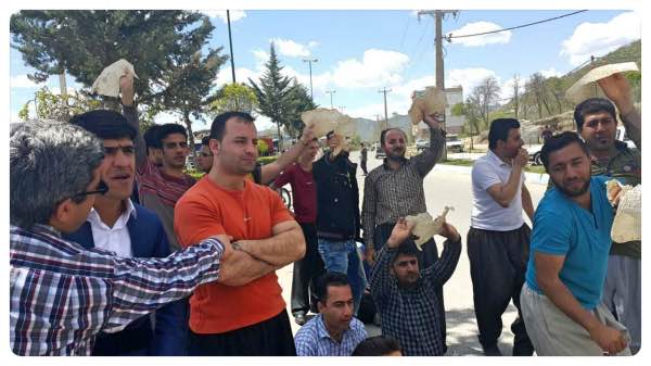 Kurdish Kolber workers in Iran go on strike to protest border closure