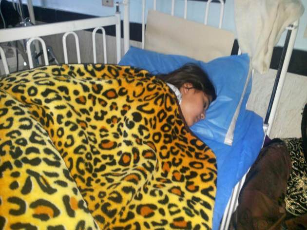 تنبیه بدنی دانش آموز دختر سروآبادی توسط معلم/ نارین در بیمارستان بستری شد