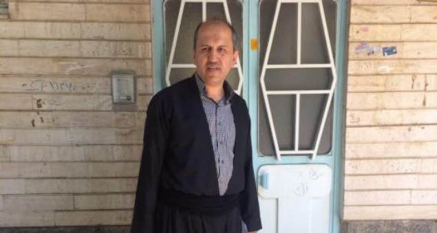 A Kurdish Teacher Transferred to Mahabad Prison to Endure his Sentence