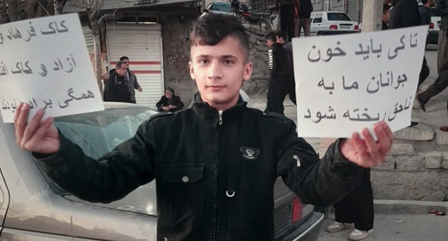 بازداشت یک نوجوان مریوانی به‌ دلیل اعتراض به مرگ آزاد و فرهاد خسروی