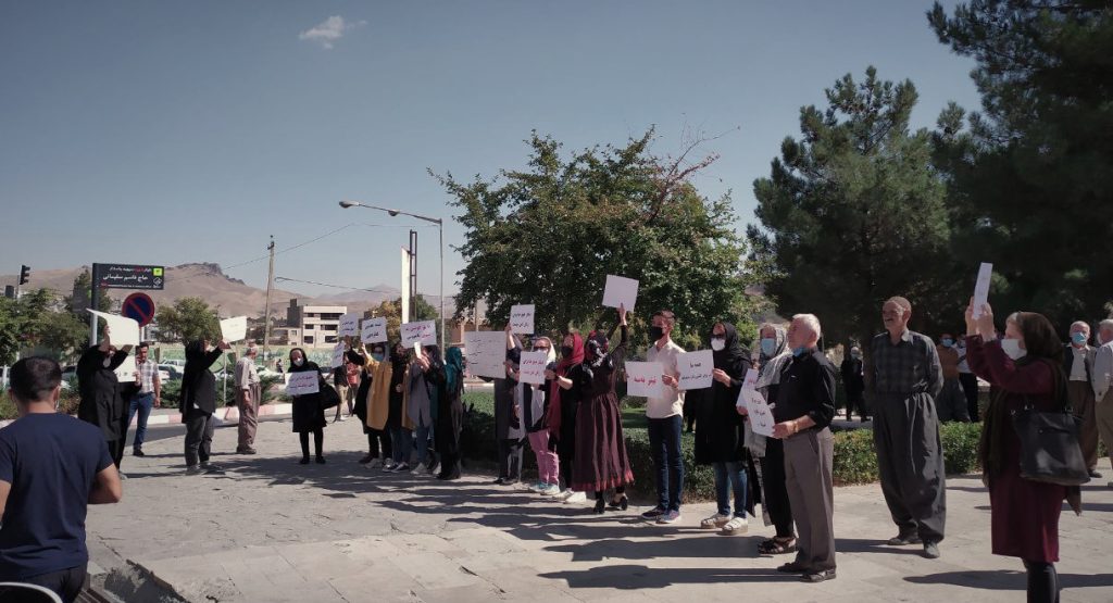 سنندج؛ تجمع فعالان زن در اعتراض به “قتل” فائزه ملکی‌نیا